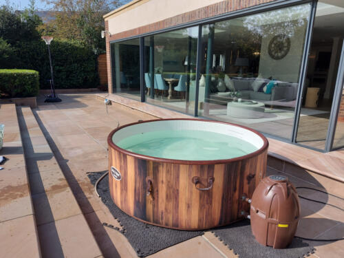 6-7 person hot tub with wood effect sides